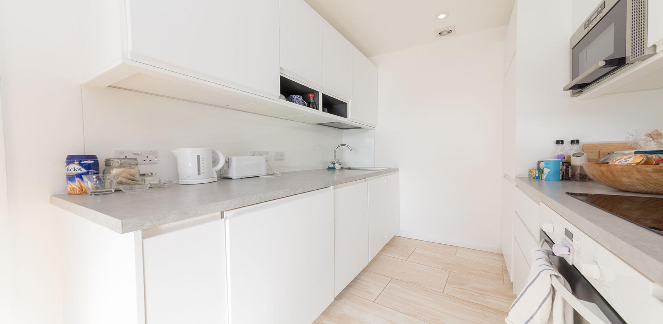 			HEATING and HOT WATER INCLUDED, 2 Bedroom, 1 bath, 1 reception Flat			 Mortimer Crescent , KILBURN PARK / MAIDA VALE